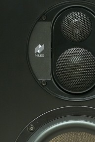 Niles IW2770LCR StageFront in-wall home theatre loudspeaker brochure (272KB pdf).